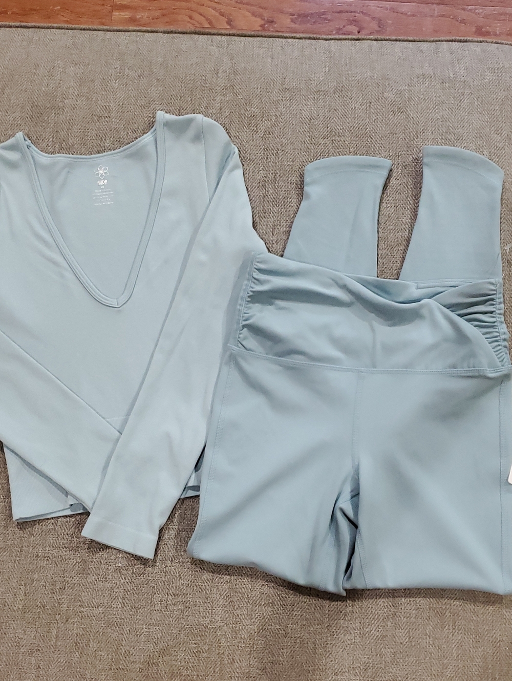 V-Neck Long Sleeve Top & High-Waist Leggings Set - Cloud Blue